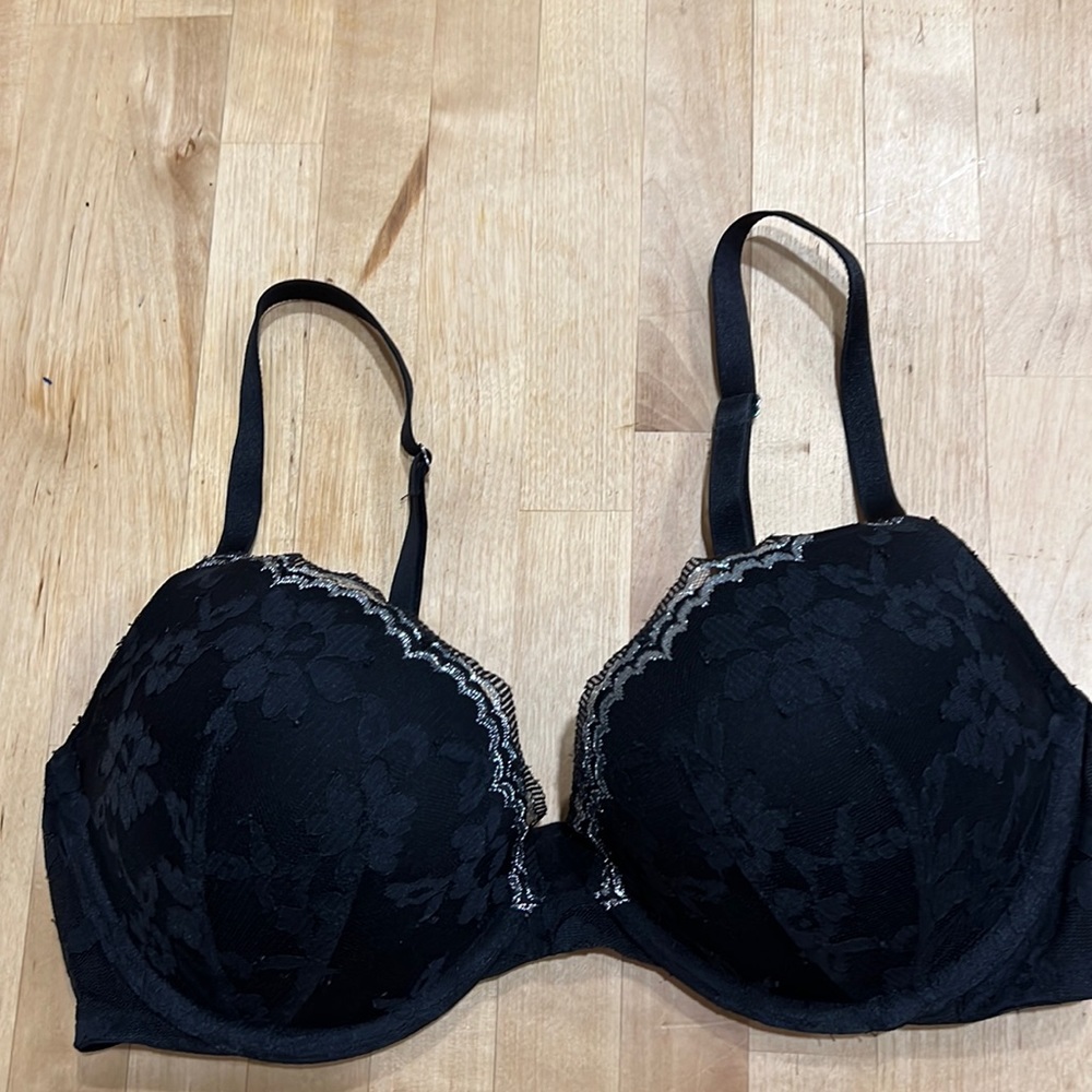 Victoria’s Secret dream angels push-up bra, 34D